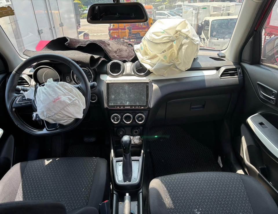 Suzuki Swift 1.0 整車拆賣 二手零件照片 - Orange Garage