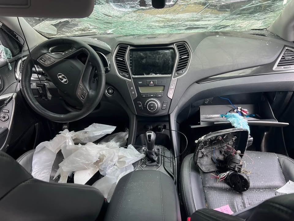 Hyundai Santa Fe 2.2 CRDi 整車拆賣 二手零件照片 - Orange Garage