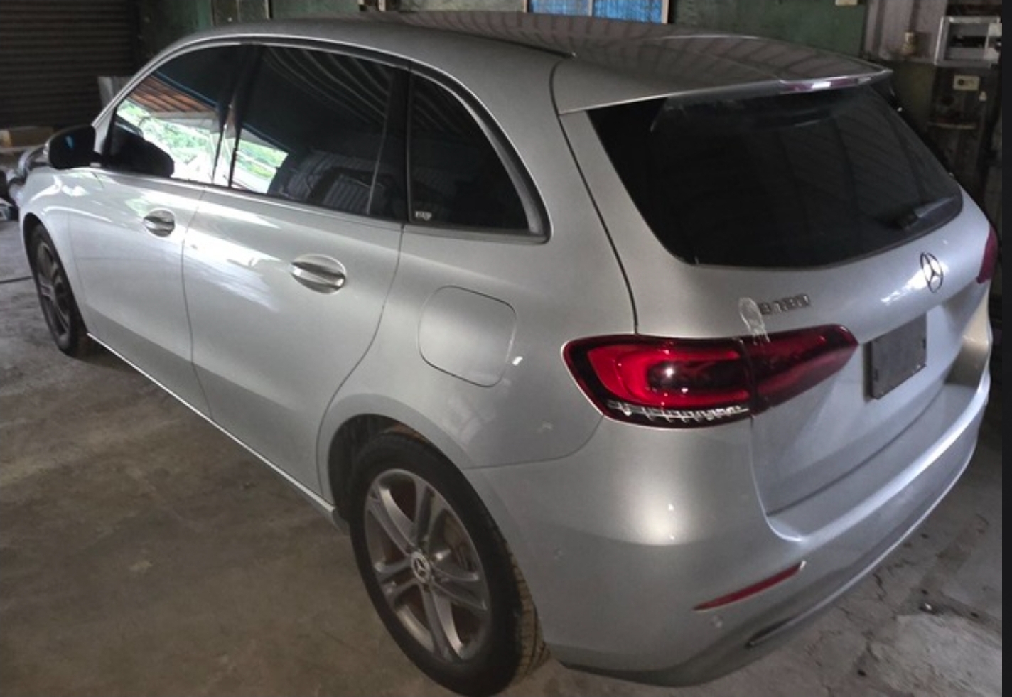 Mercedes-Benz B-Class 180 整車拆賣 二手零件照片 - Orange Garage
