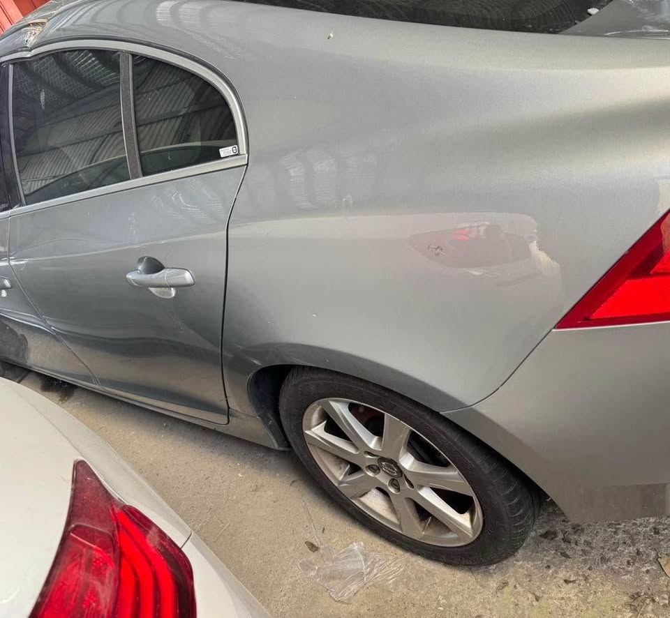 Volvo S60 1.6 T4 整車拆賣 二手零件照片 - Orange Garage