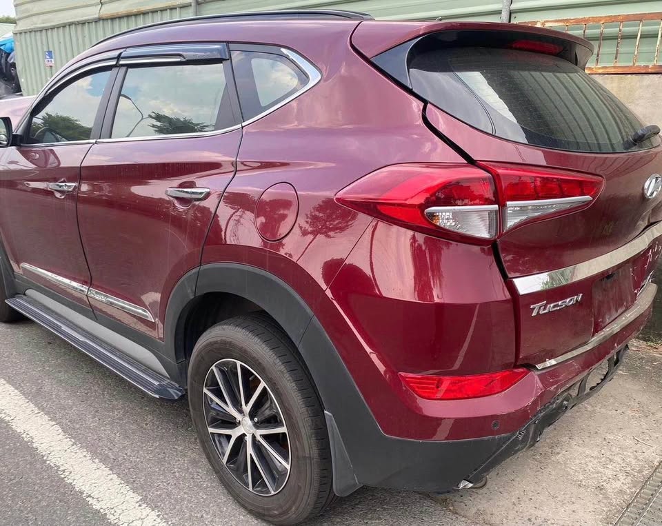 Hyundai Tucson 1.6 整車拆賣 二手零件照片 - Orange Garage