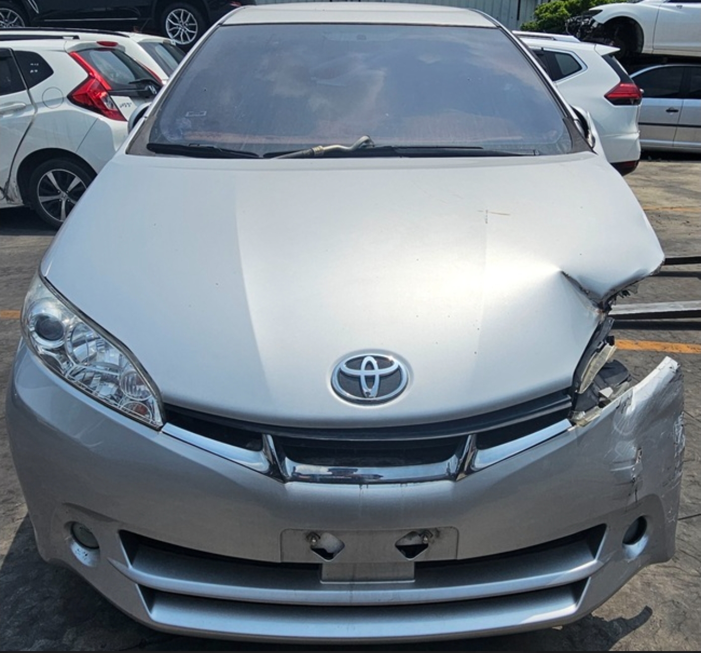 Toyota Wish 2.0 整車拆賣 二手零件照片 - Orange Garage