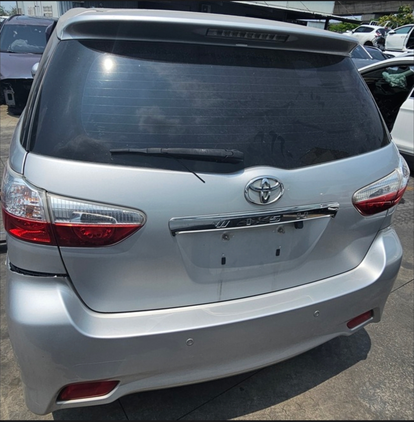 Toyota Wish 2.0 整車拆賣 二手零件照片 - Orange Garage