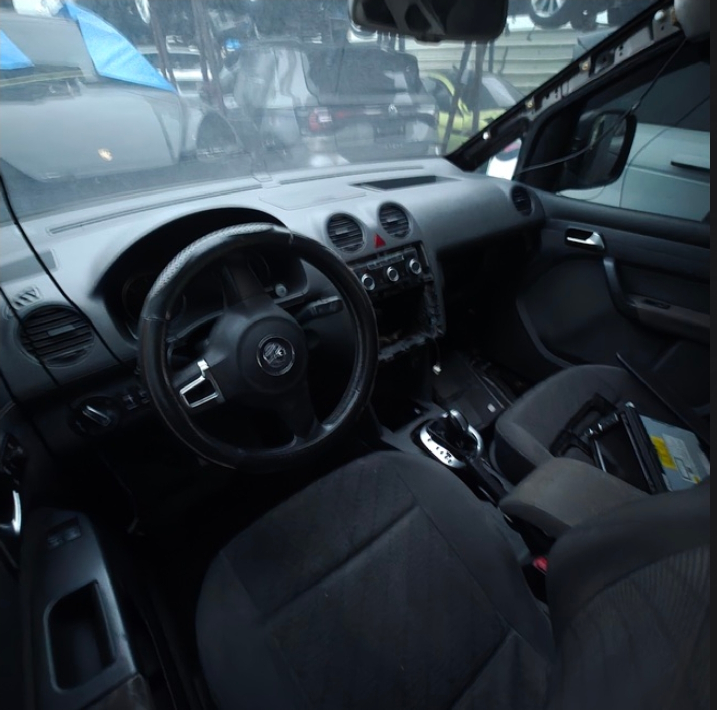 Volkswagen Caddy TDI 整車拆賣 二手零件照片 - Orange Garage