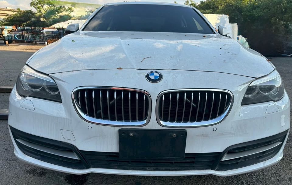 BMW 5 Series 520d 整車拆賣 二手零件照片 - Orange Garage