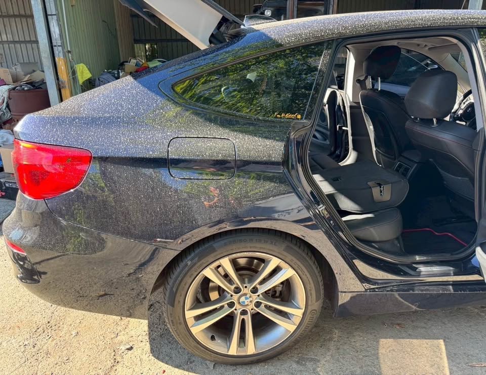 BMW 3 Series 320i 整車拆賣 二手零件照片 - Orange Garage