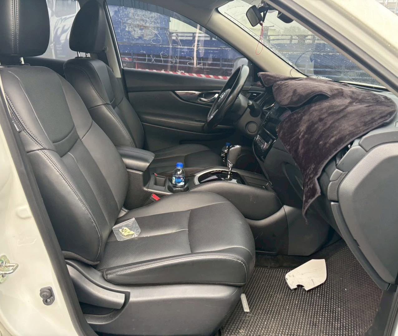 Nissan X-Trail 2.5 整車拆賣 二手零件照片 - Orange Garage