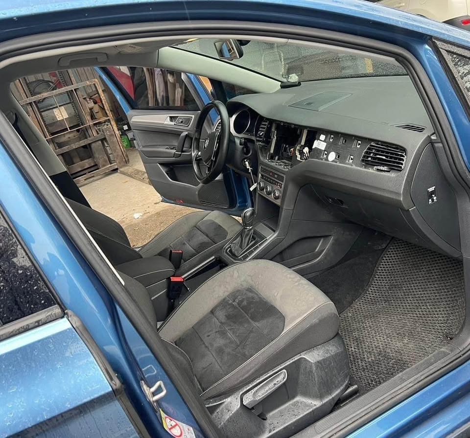 Volkswagen Golf Sportsvan 1.6 TDI 整車拆賣 二手零件照片 - Orange Garage