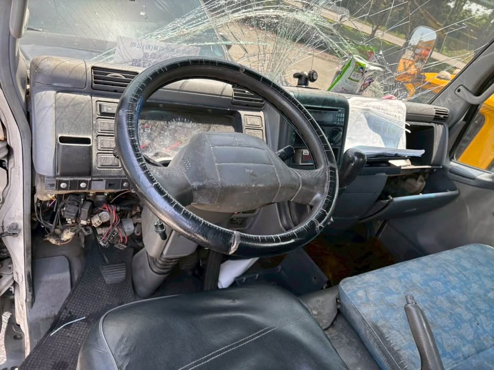 Mitsubishi Canter 7.5代 整車拆賣 二手零件照片 - Orange Garage