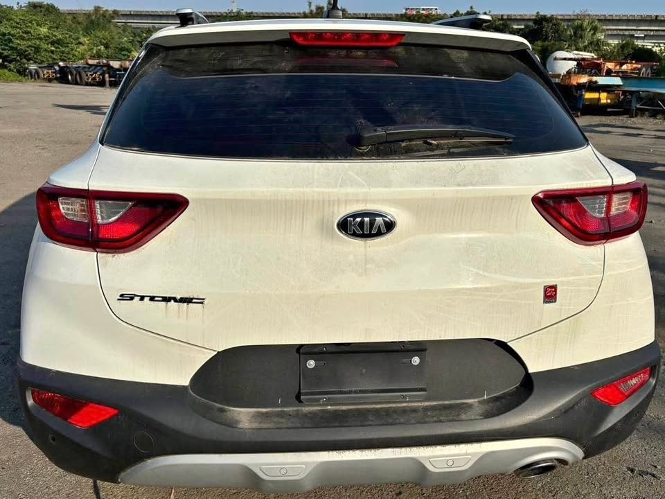 Kia Stonic 1.4 整車拆賣 二手零件照片 - Orange Garage