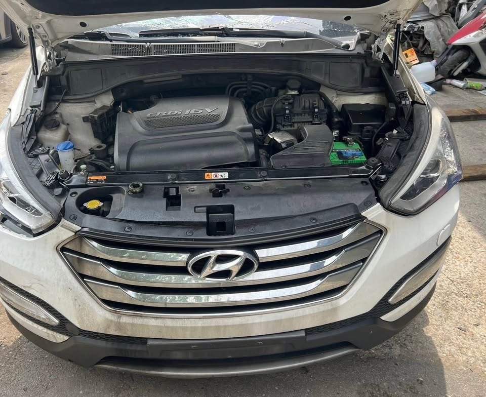 Hyundai Santa Fe 2.2 CRDi 整車拆賣 二手零件照片 - Orange Garage