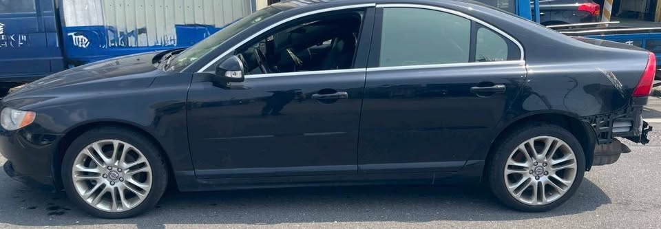 Volvo S80 D5 整車拆賣 二手零件照片 - Orange Garage