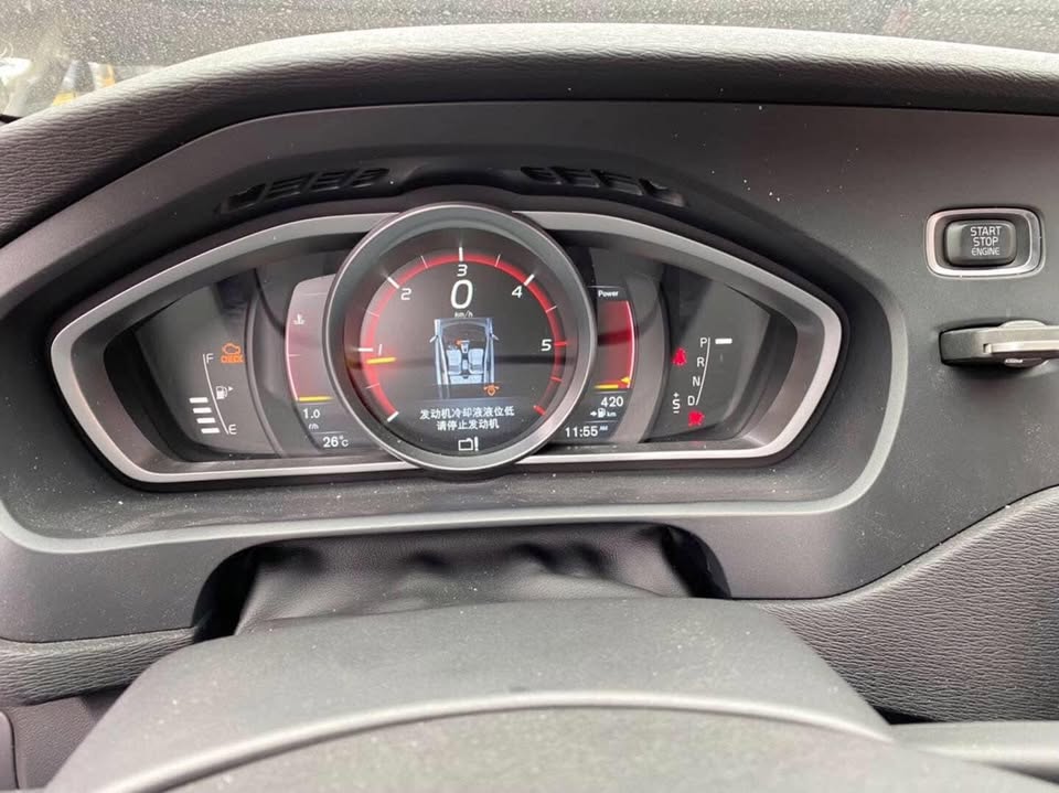 Volvo V40 Drive-E 整車拆賣 二手零件照片 - Orange Garage