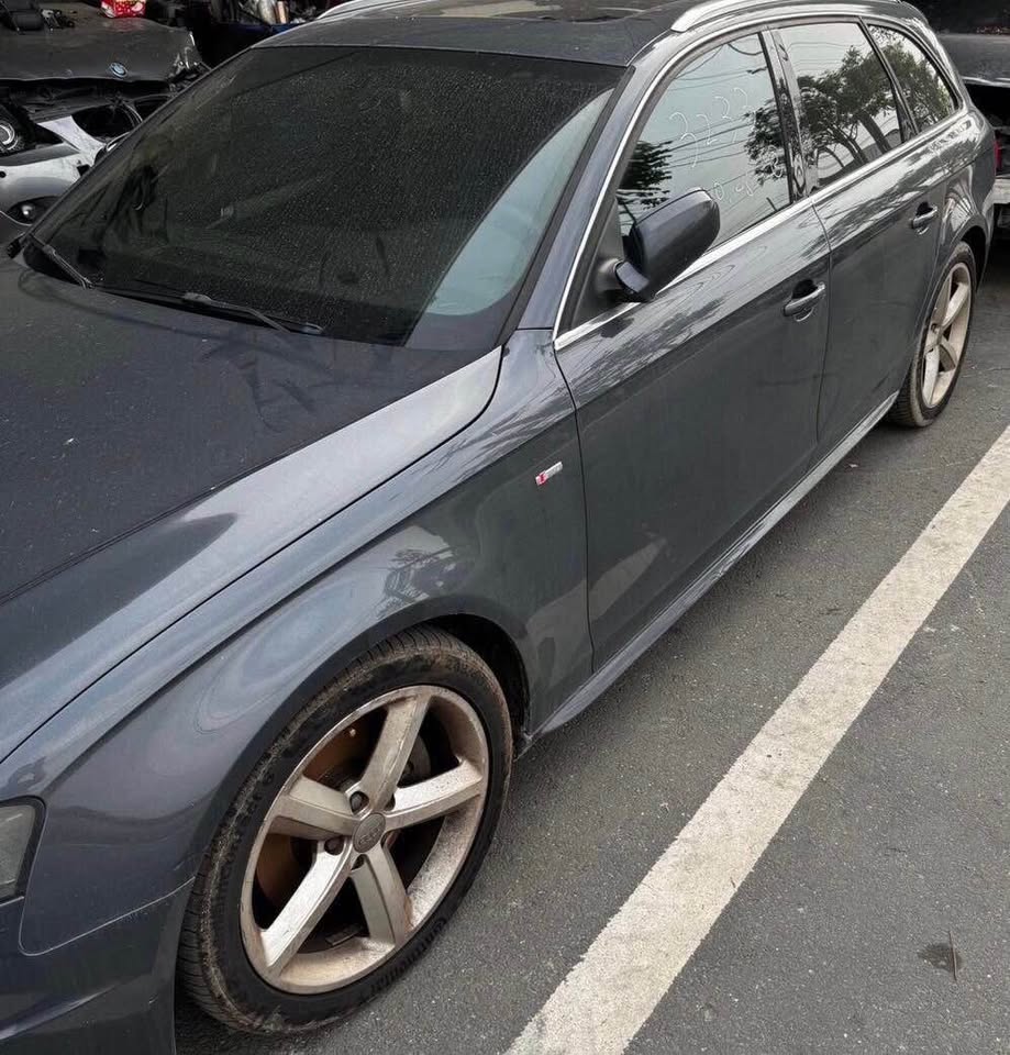 Audi A4 2.0 TFSI quattro S line 整車拆賣 二手零件照片 - Orange Garage