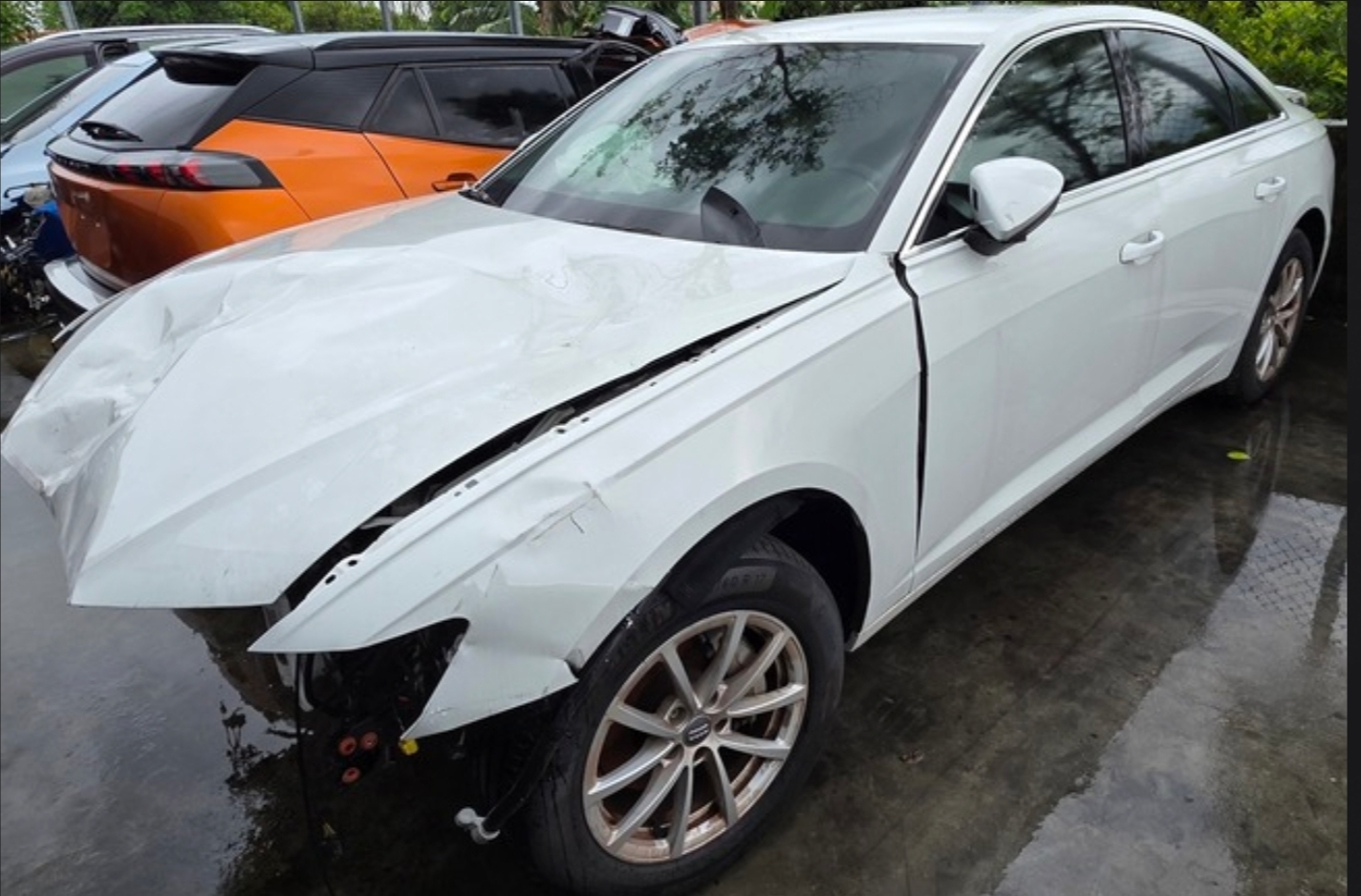 Audi A6 Sedan 40 TDI 整車拆賣 二手零件照片 - Orange Garage