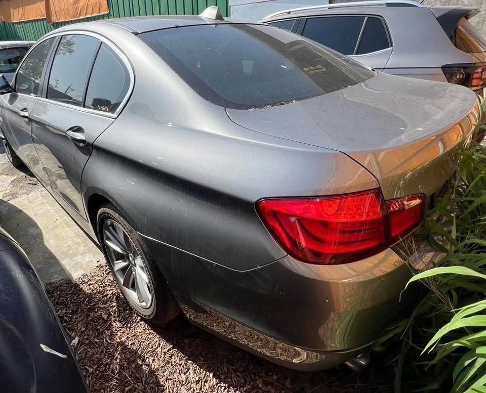 BMW 5 Series 520i 整車拆賣 二手零件照片 - Orange Garage