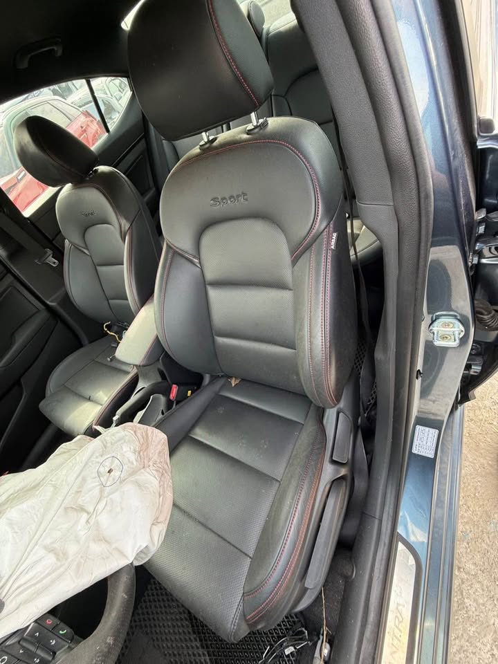 Mitsubishi Eclipse Cross 1.6 整車拆賣 二手零件照片 - Orange Garage