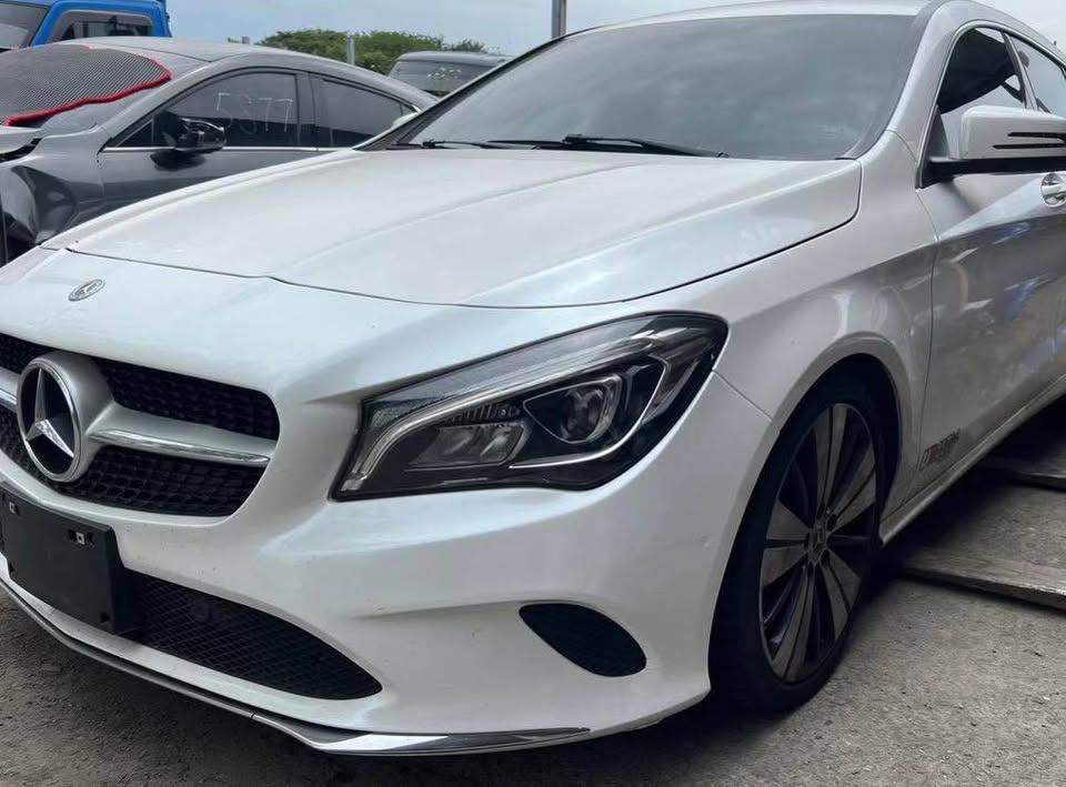 Mercedes-Benz CLA CLA 200 整車拆賣 二手零件照片 - Orange Garage