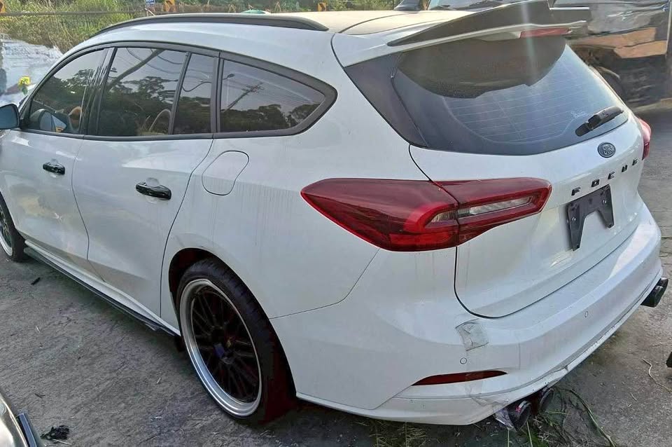 Ford Focus Wagon 1.5 整車拆賣 二手零件照片 - Orange Garage