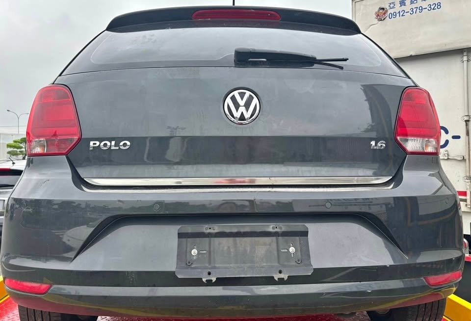 Volkswagen Polo 1.6 整車拆賣 二手零件照片 - Orange Garage
