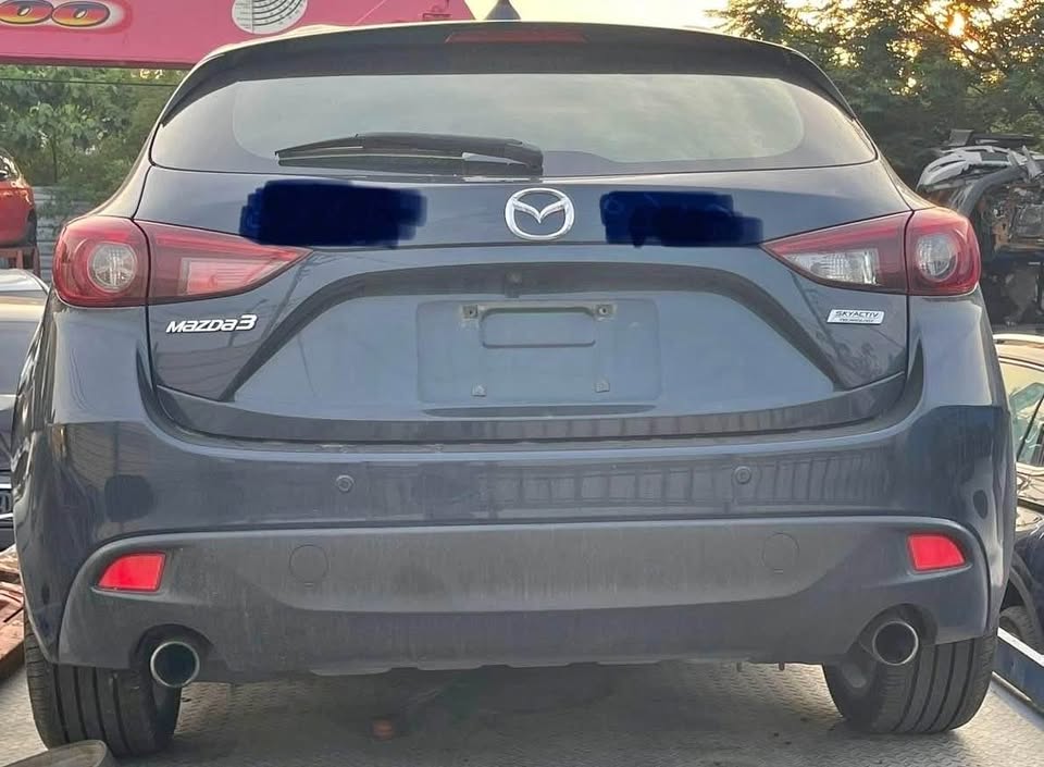 Mazda 3 2.0 整車拆賣 二手零件照片 - Orange Garage