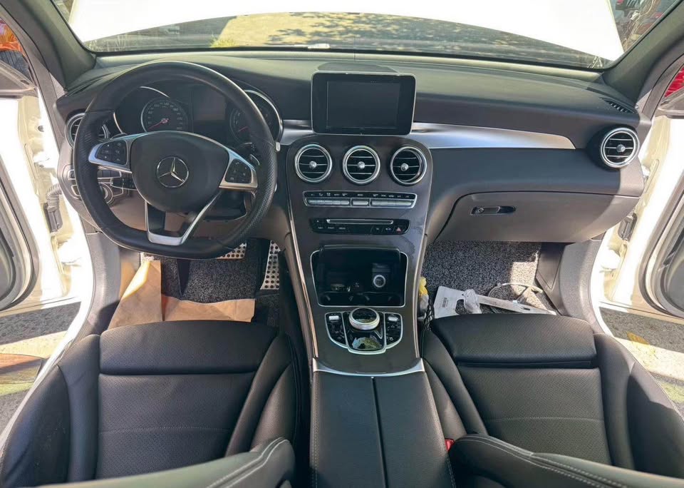 Mercedes-Benz GLC GLC 250 整車拆賣 二手零件照片 - Orange Garage