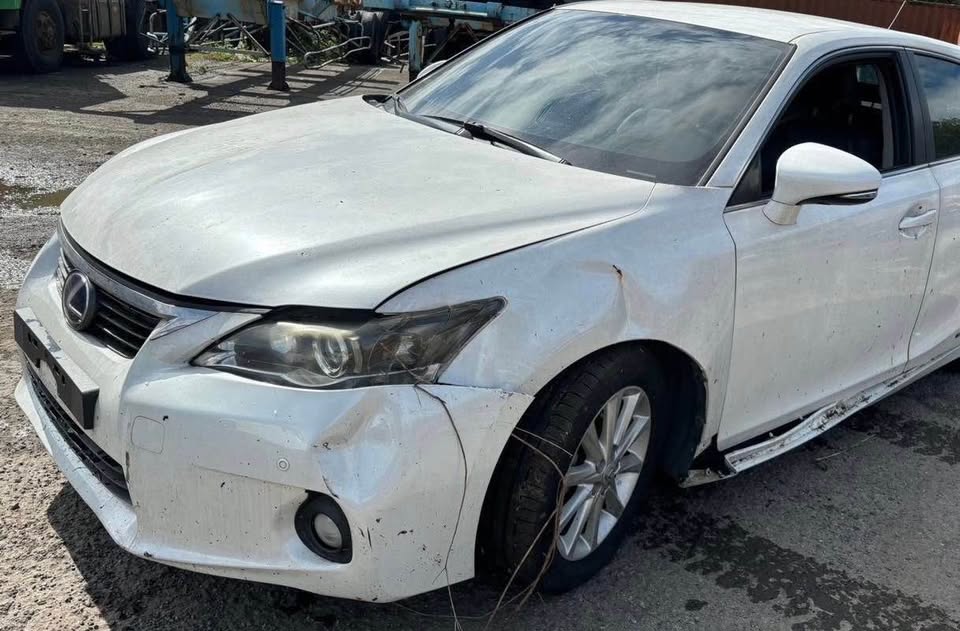Lexus CT200h Hybrid 1.8 整車拆賣 二手零件照片 - Orange Garage