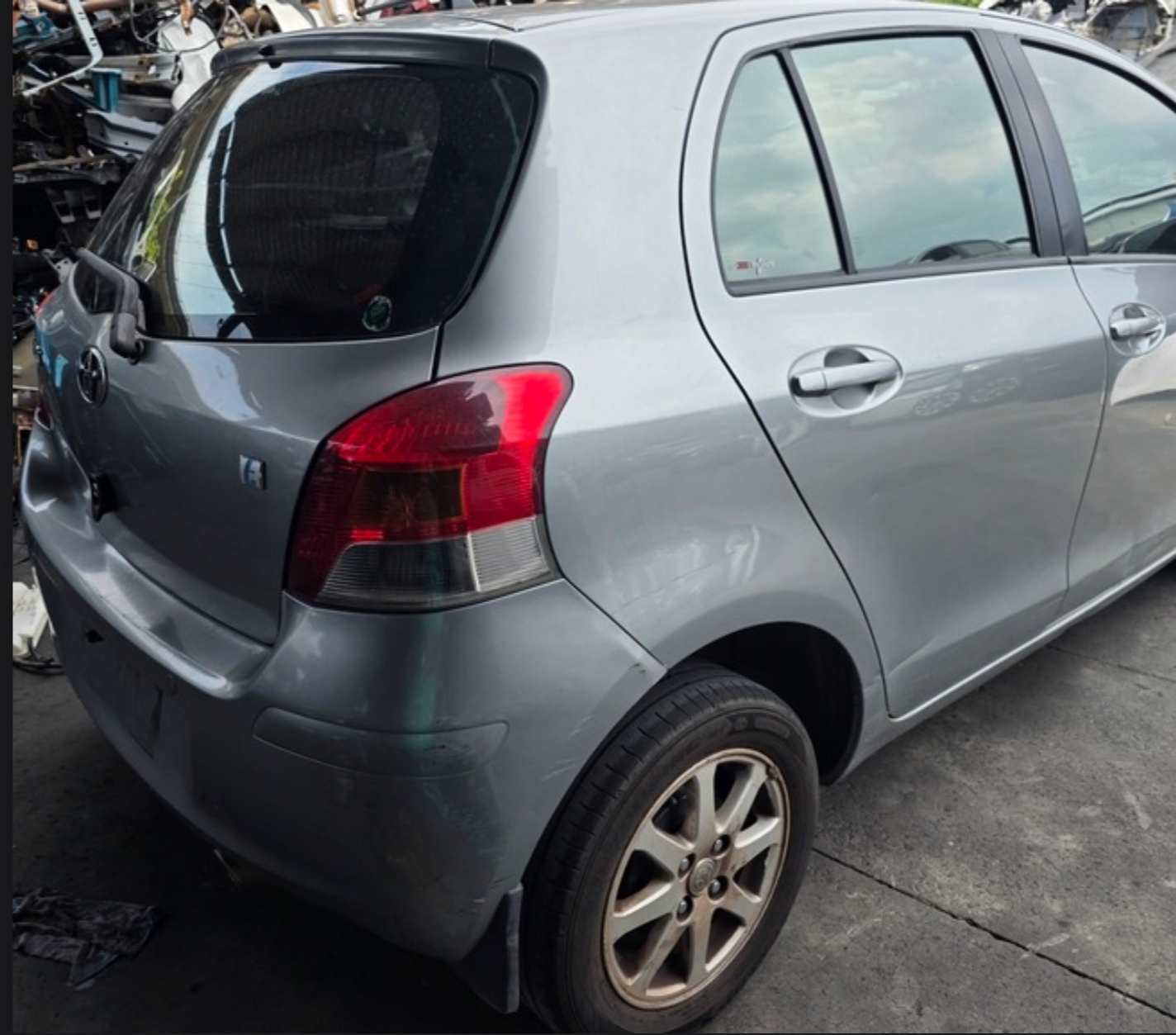 Toyota Yaris 1.5 整車拆賣 二手零件照片 - Orange Garage
