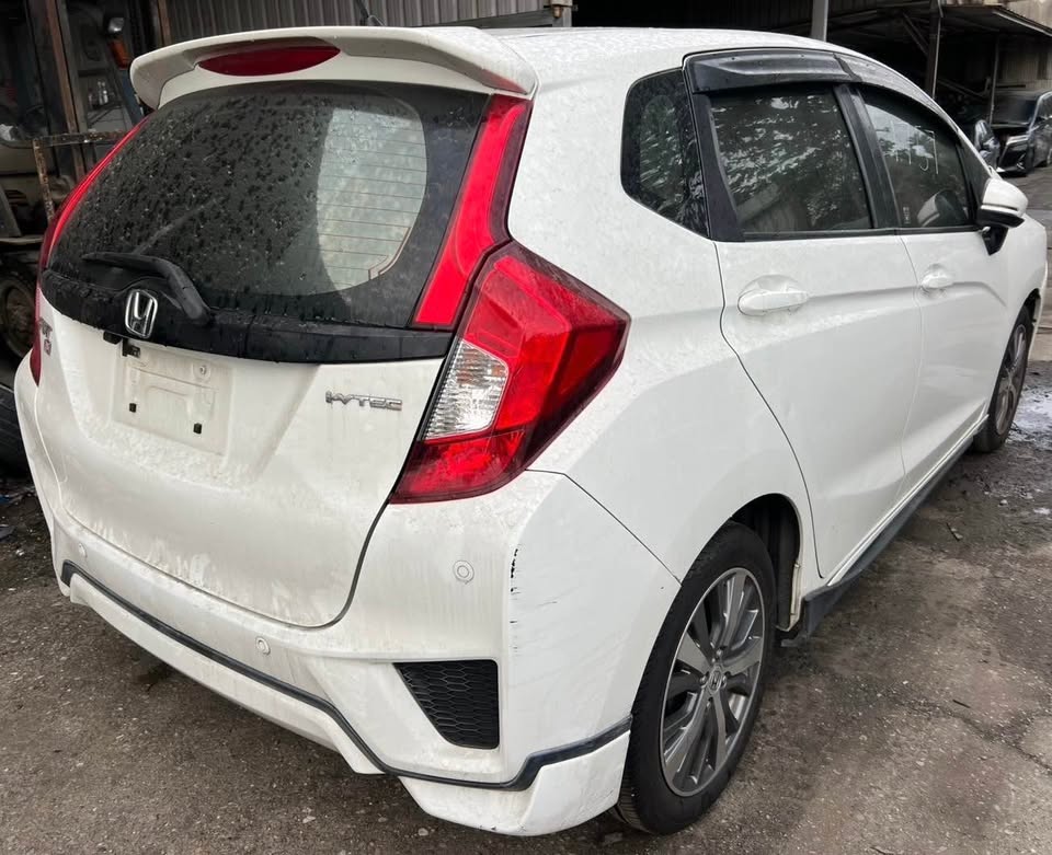Honda Fit 1.5S 整車拆賣 二手零件照片 - Orange Garage