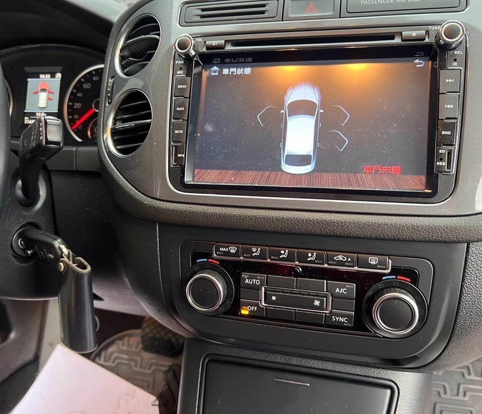 Volkswagen Tiguan 2.0 整車拆賣 二手零件照片 - Orange Garage