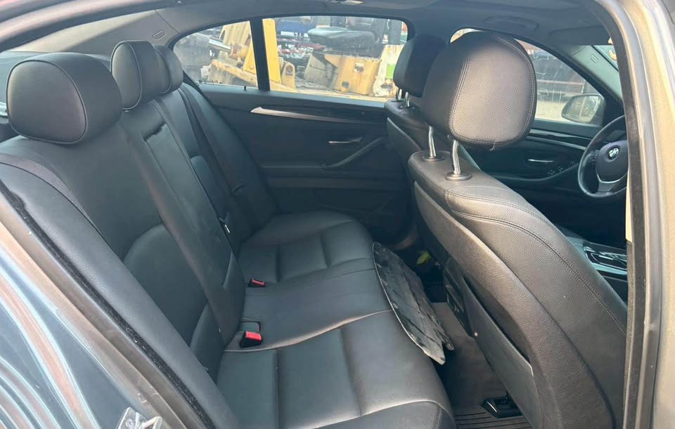 BMW 5 Series 528i 整車拆賣 二手零件照片 - Orange Garage