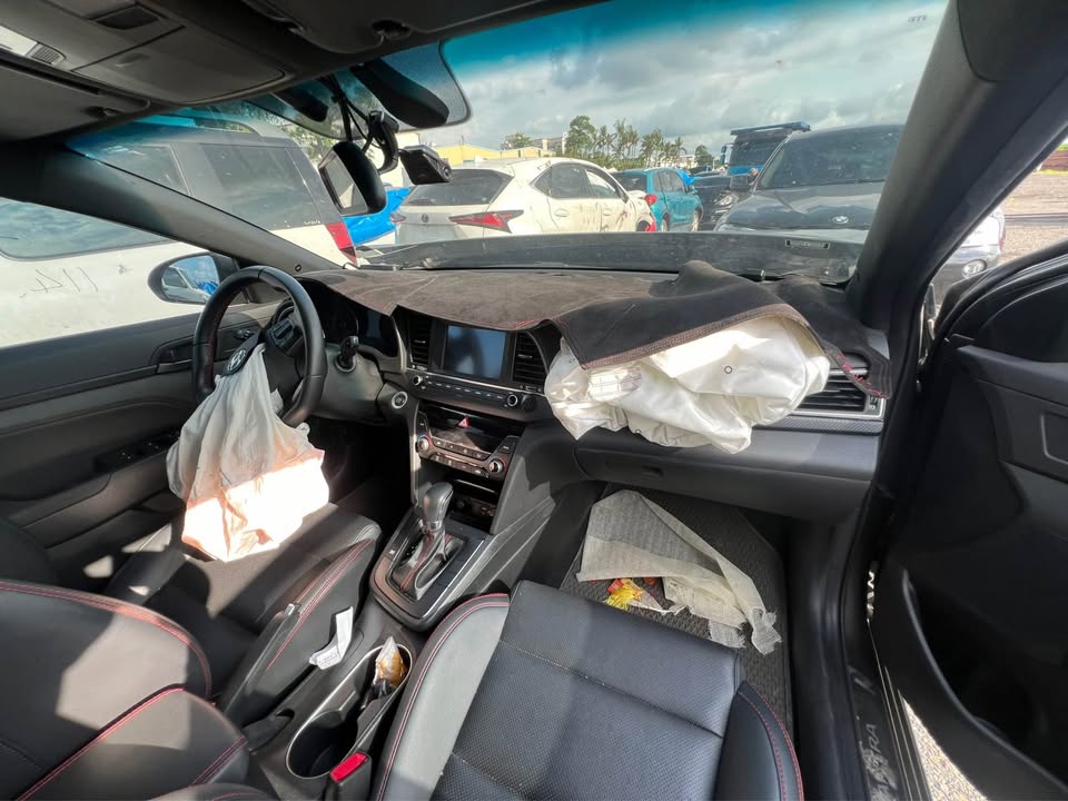 Mitsubishi Eclipse Cross 1.6 整車拆賣 二手零件照片 - Orange Garage