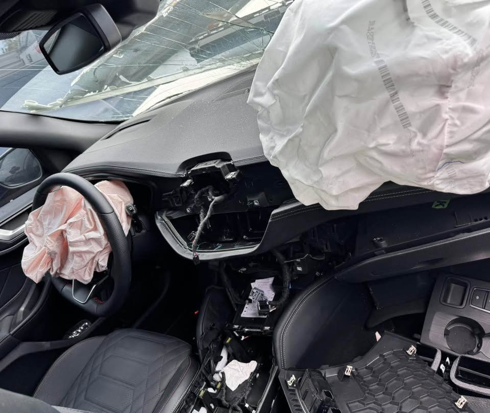 Ford Focus Wagon ST-Line X 1.5 整車拆賣 二手零件照片 - Orange Garage