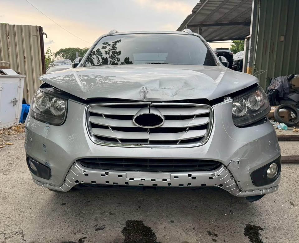 Hyundai Santa Fe 整車拆賣 二手零件照片 - Orange Garage