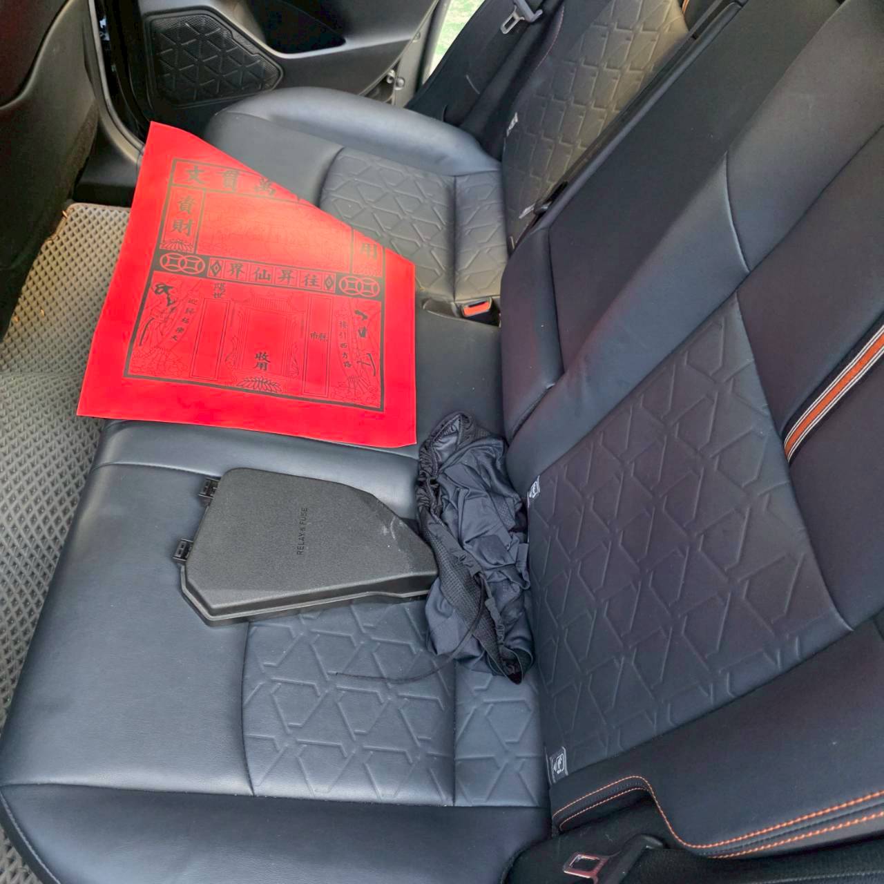 Toyota RAV4 2.0 整車拆賣 二手零件照片 - Orange Garage