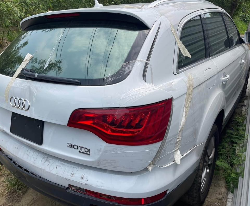 Audi Q7 3.0 TDI 整車拆賣 二手零件照片 - Orange Garage