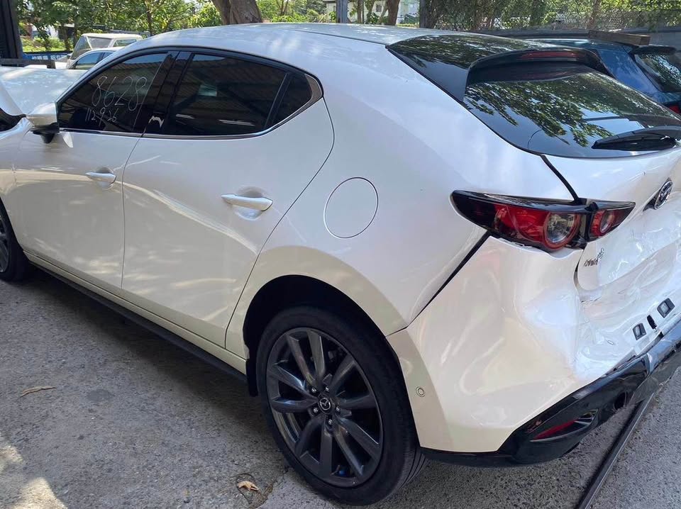 Mazda 3 2.5 SKYACTIV-G 整車拆賣 二手零件照片 - Orange Garage