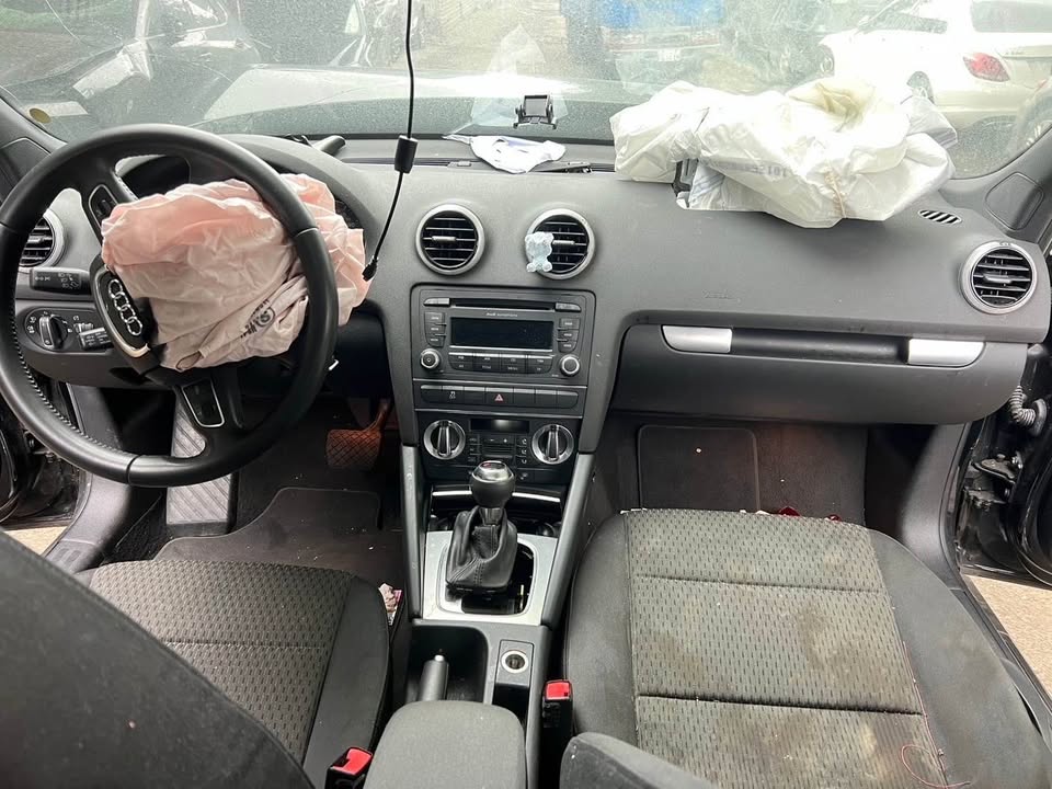 Audi A3 Sportback 1.8 TFSI 整車拆賣 二手零件照片 - Orange Garage
