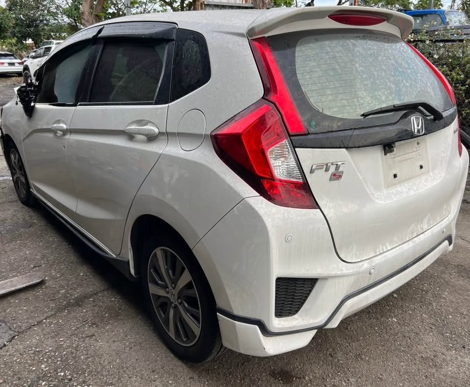 Honda Fit 1.5S 整車拆賣 二手零件照片 - Orange Garage