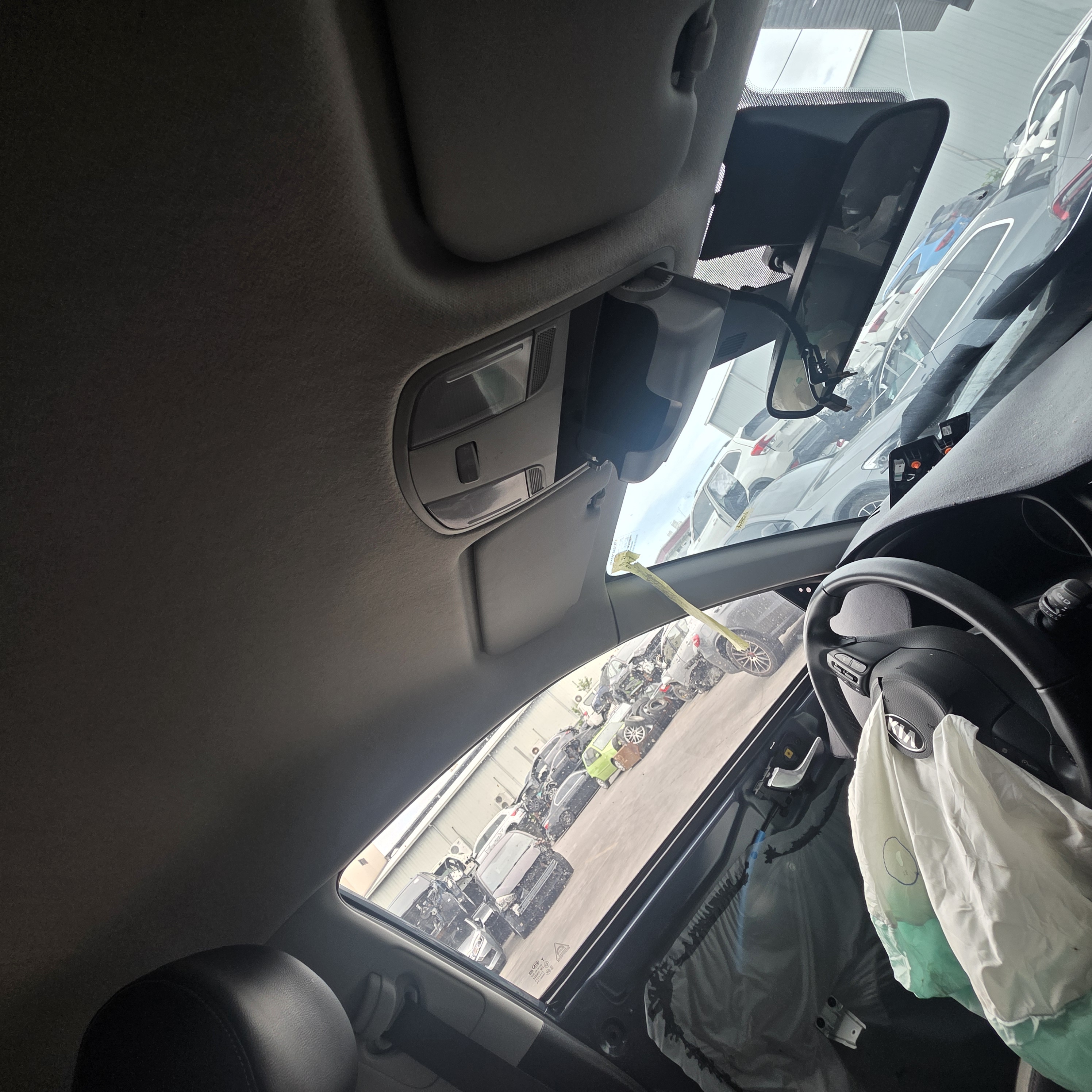 Kia Stonic 1.0 整車拆賣 二手零件照片 - Orange Garage