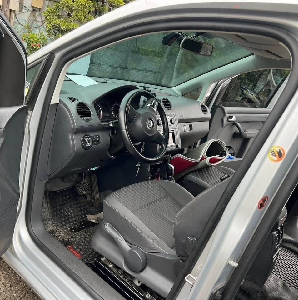 Volkswagen Caddy Maxi TDI 整車拆賣 二手零件照片 - Orange Garage