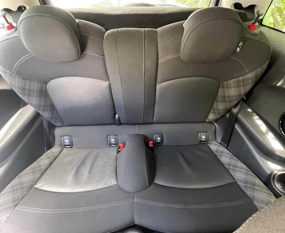 Mini Hatch 1.5 整車拆賣 二手零件照片 - Orange Garage