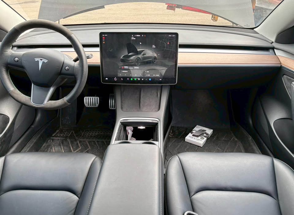 Tesla Model 3 Dual Motor 整車拆賣 二手零件照片 - Orange Garage