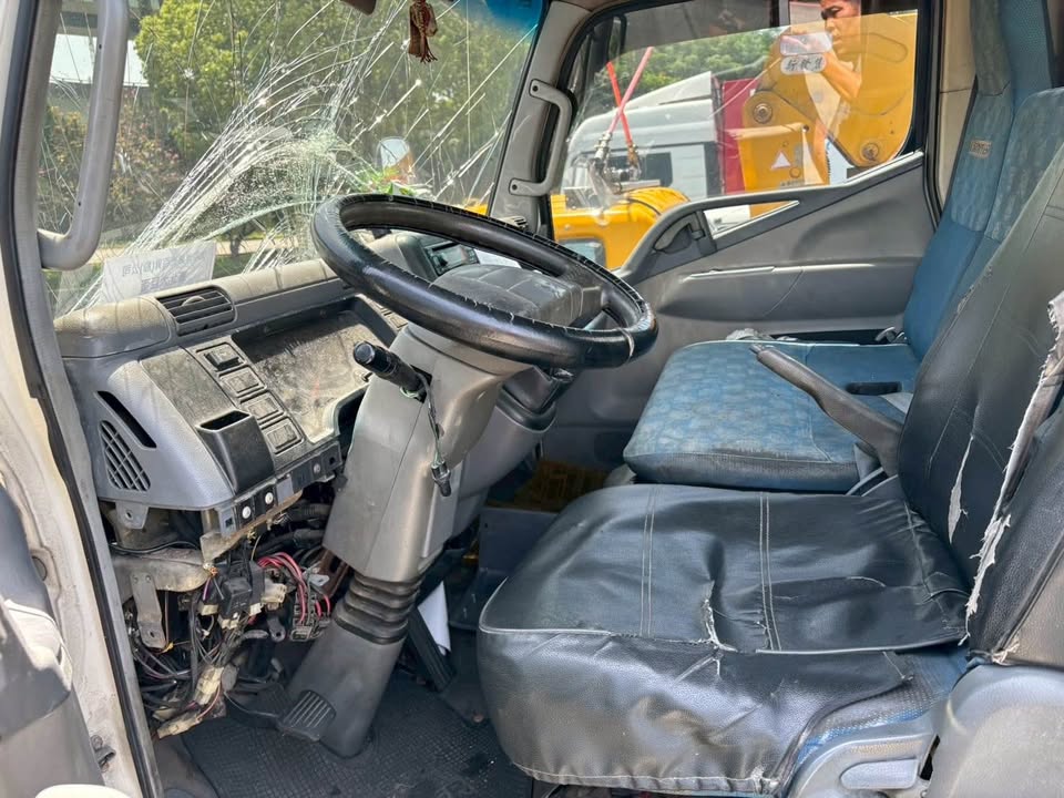Mitsubishi Canter 7.5代 整車拆賣 二手零件照片 - Orange Garage