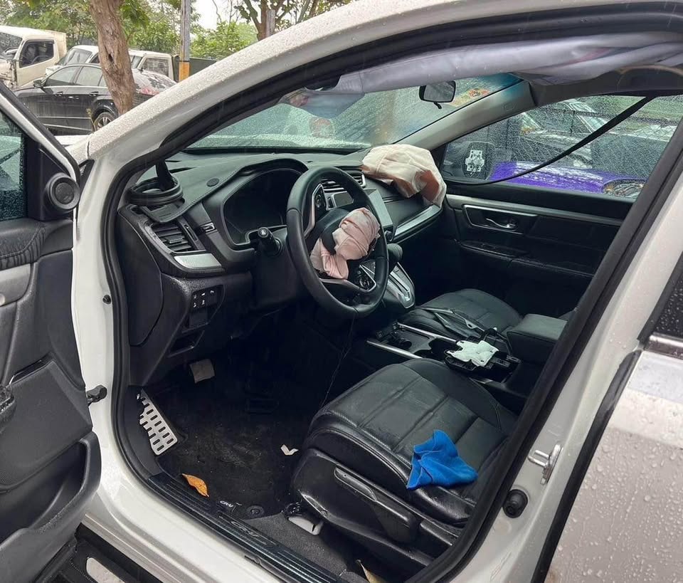 Honda CR-V 1.5 整車拆賣 二手零件照片 - Orange Garage