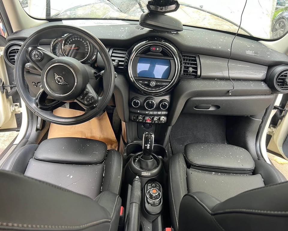 Mini Hatch 1.5 整車拆賣 二手零件照片 - Orange Garage