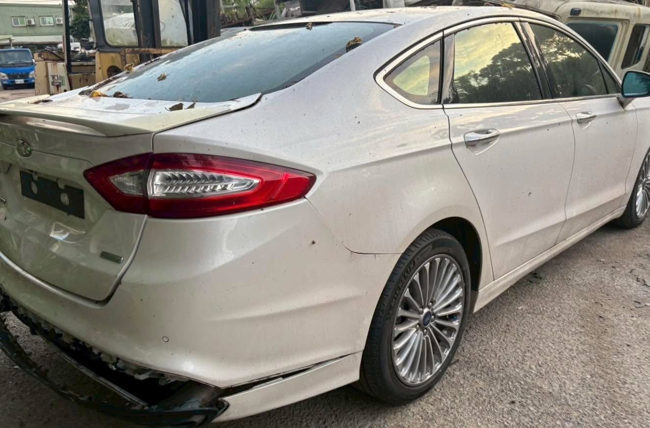 Ford Mondeo 2.0 EcoBoost 整車拆賣 二手零件照片 - Orange Garage