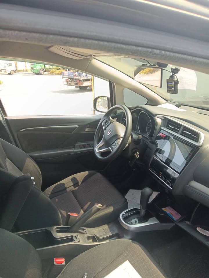 Honda Fit 1.5 i-VTEC 整車拆賣 二手零件照片 - Orange Garage