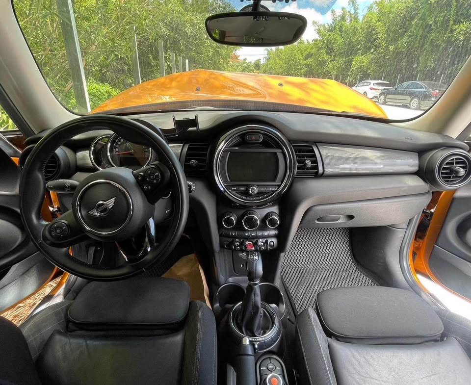 Mini Hatch 1.5 整車拆賣 二手零件照片 - Orange Garage