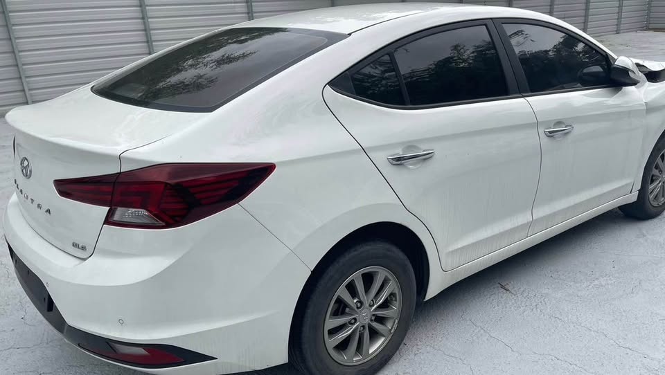Hyundai Elantra 1.6 整車拆賣 二手零件照片 - Orange Garage